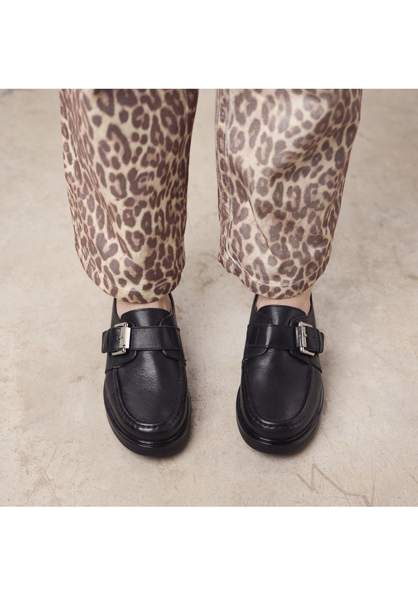 10281-mocasines-metalizados-hebilla-piel-kiskore-negro-1.jpg