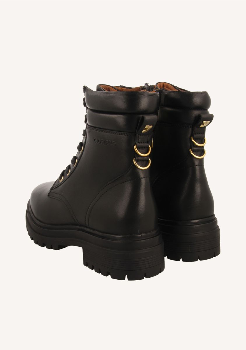10321-botas-estilo-militar-piel-suela-track-berkshire-negro-1.jpg