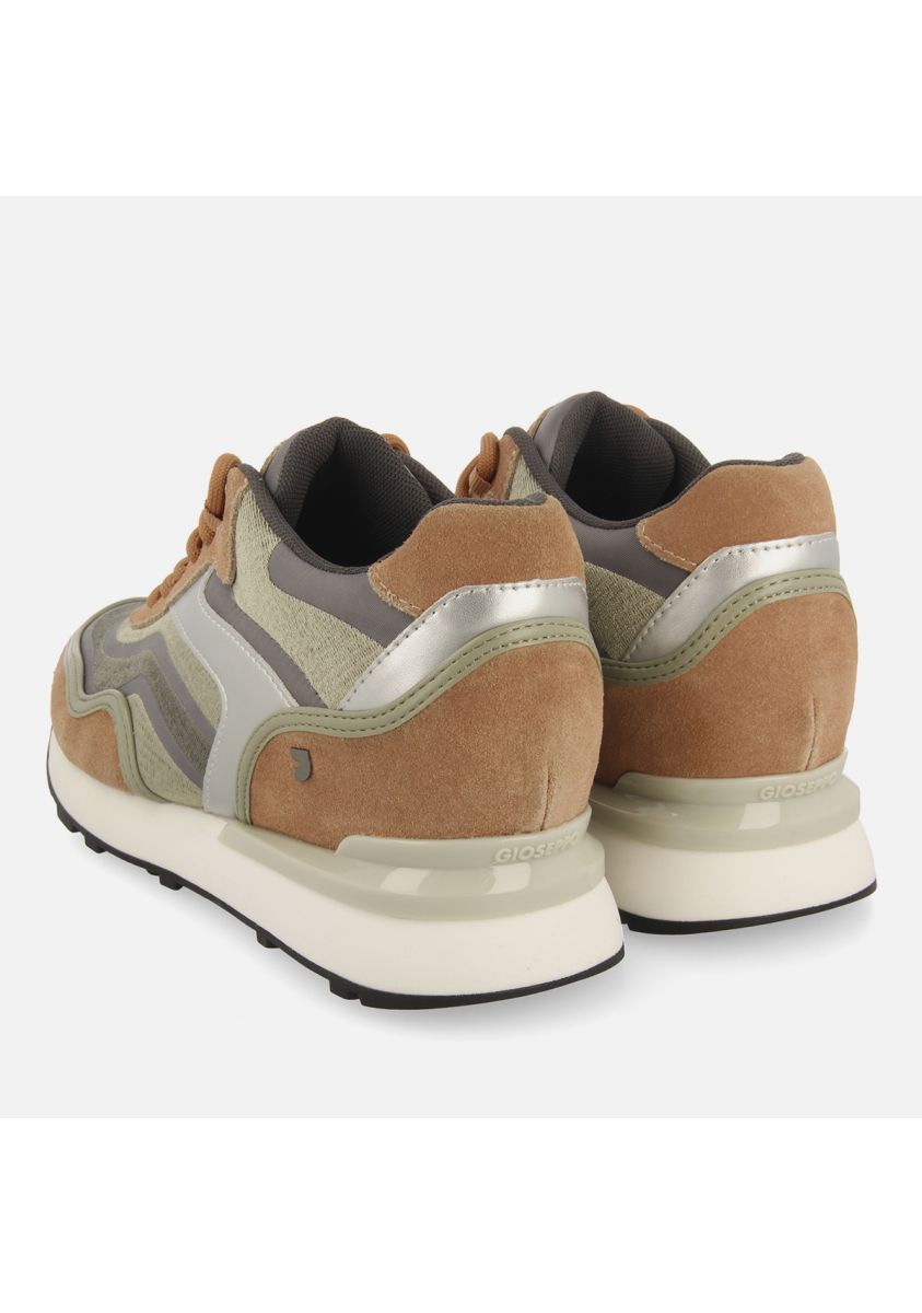 10530-sneakers-cu-a-interna-igal-teja-1.jpg