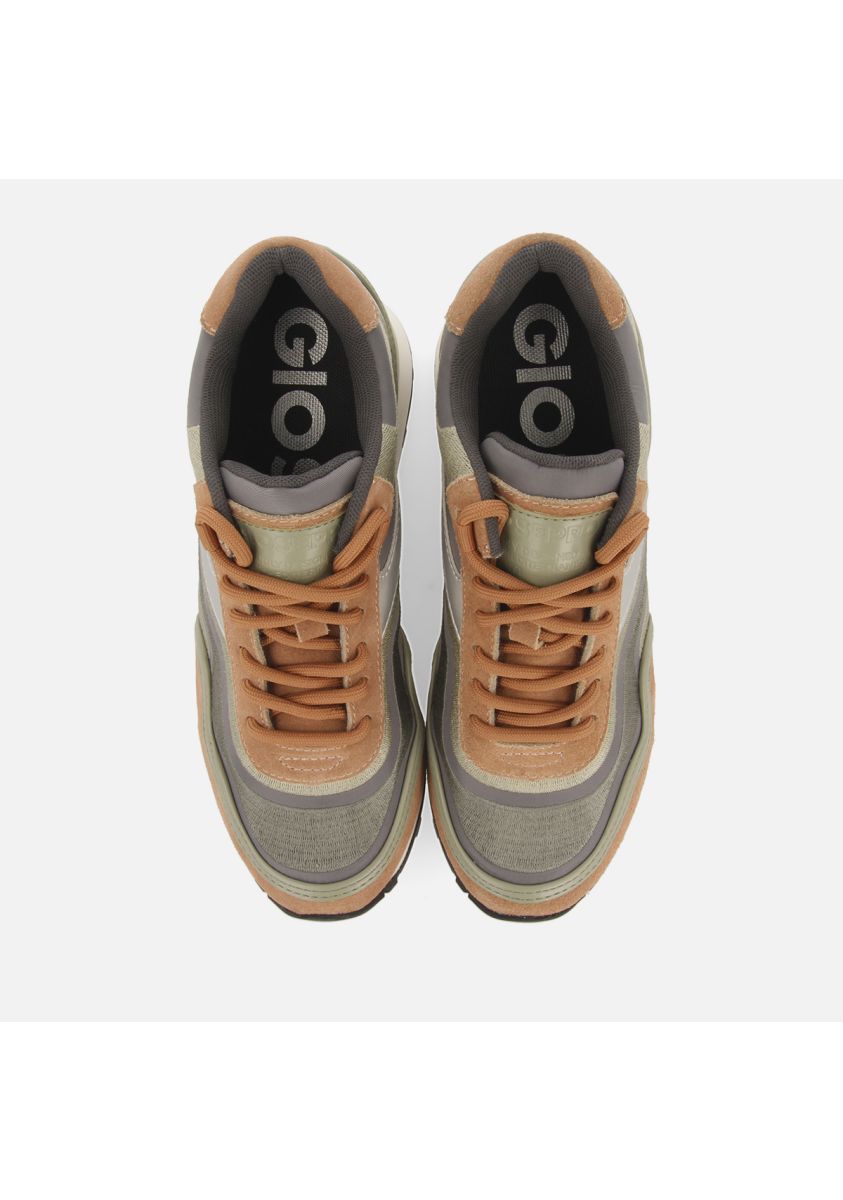 10530-sneakers-cu-a-interna-igal-teja-1.jpg