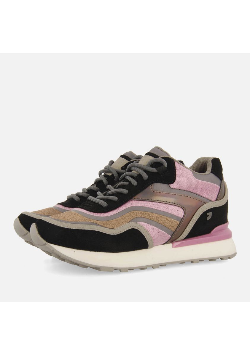 10538-sneakers-cu-a-interna-igal-malva-1.jpg