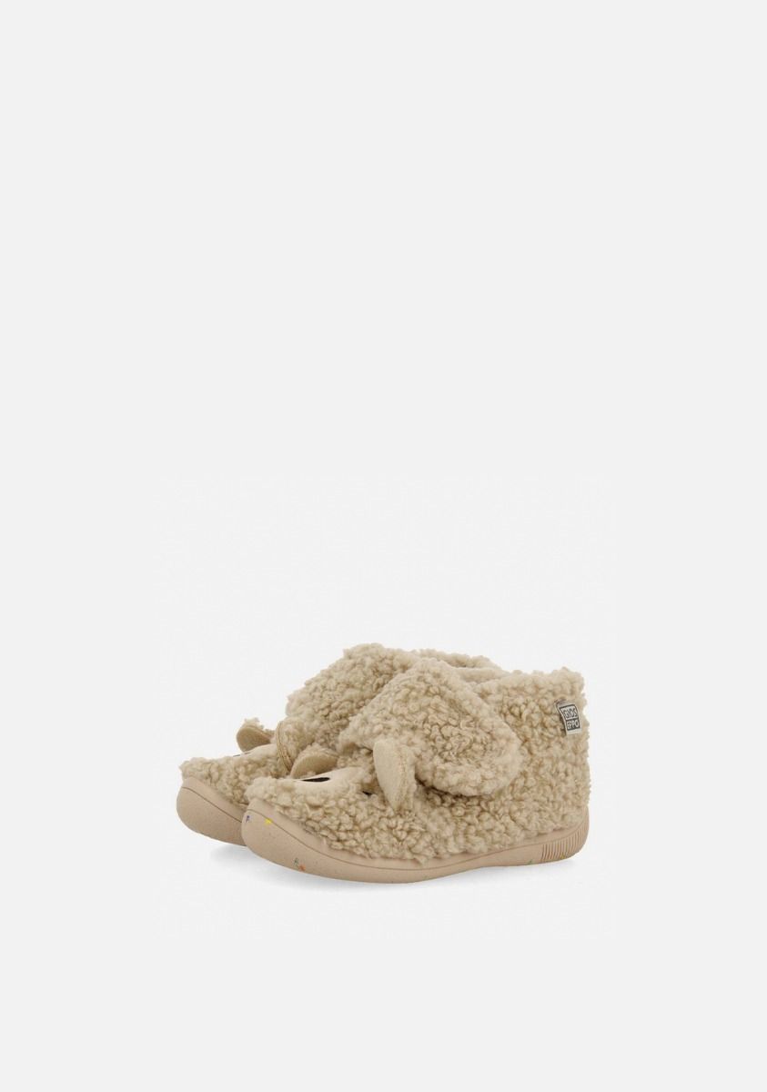 10562-zapatillas-de-estar-por-casa-abotinadas-borreguito-szob-beig-1.jpg