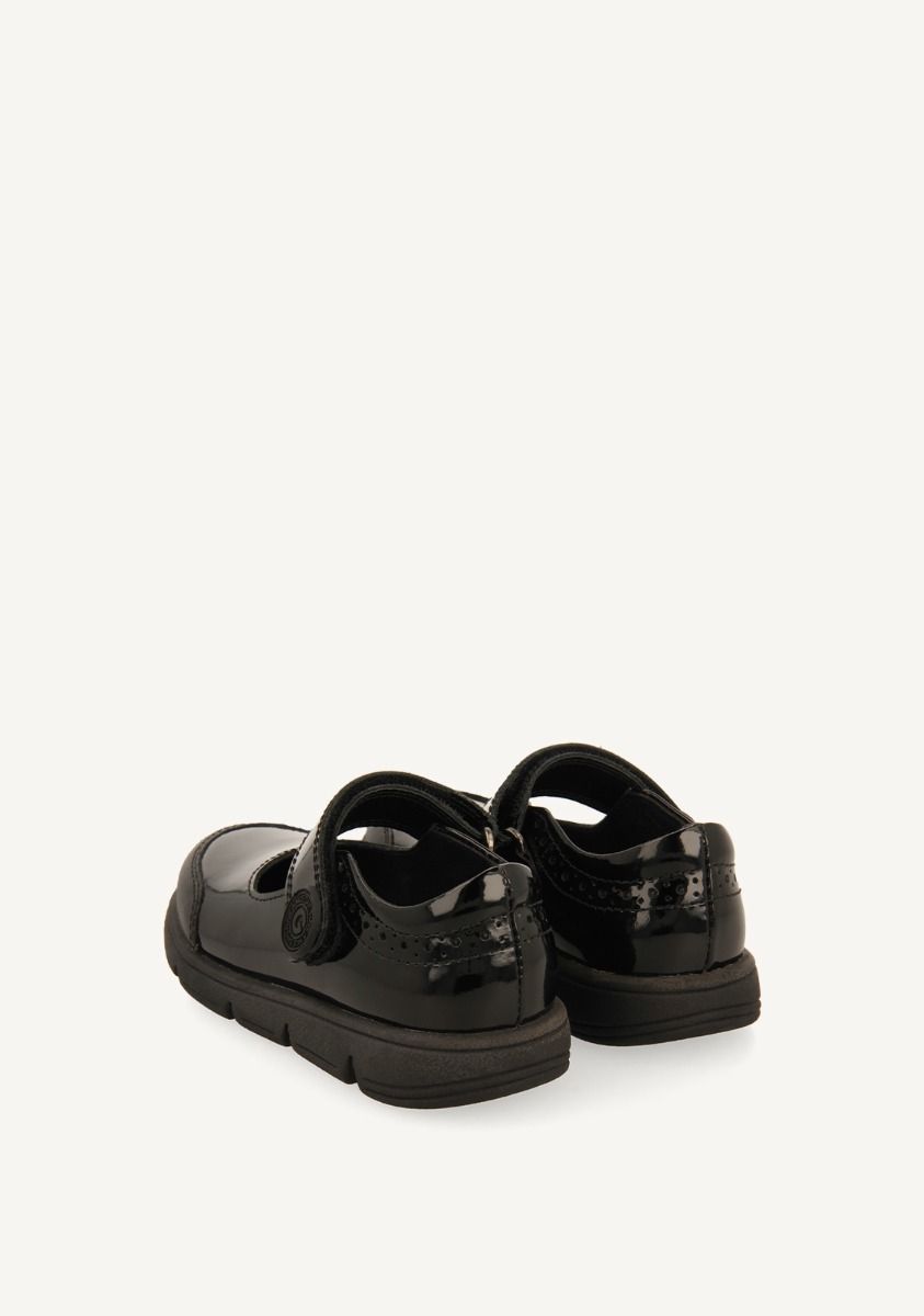10862-bailarinas-colegiales-piel-efecto-charol-bekes-negro-1.jpg