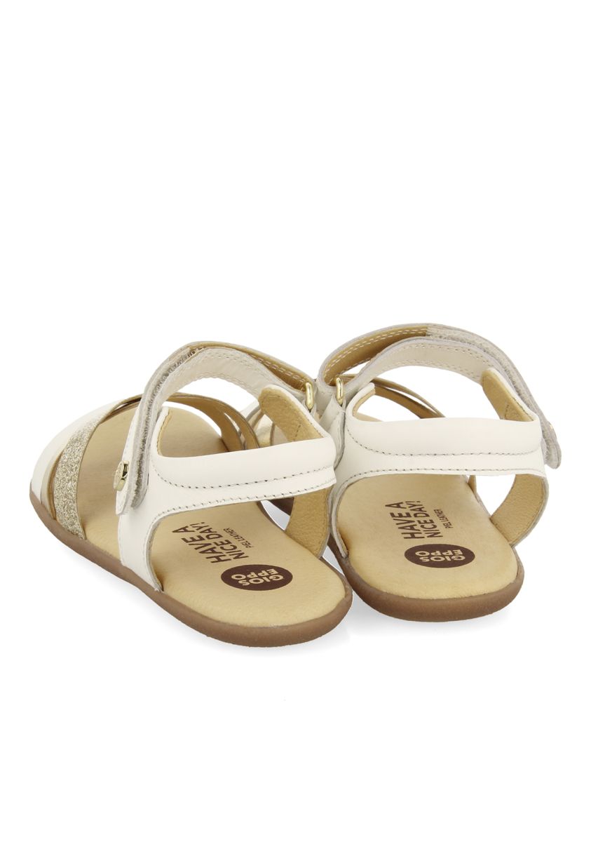 10932-sandalias-blancas-con-glitter-y-acentos-metalizados-para-ni-a-y-ni-o-karcag-blanco-1.jpg