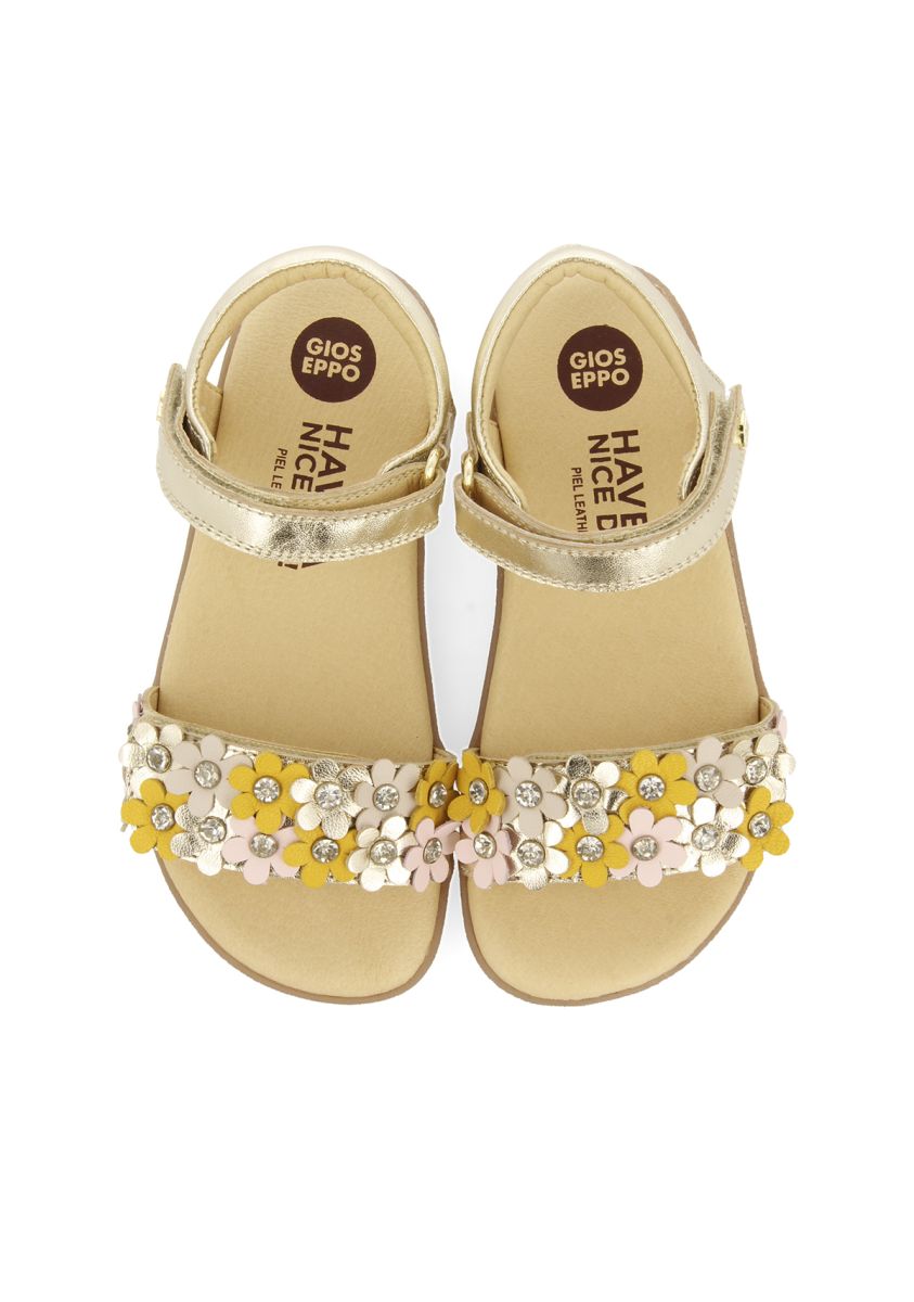 10939-sandalias-doradas-con-adorno-de-flores-y-cierres-regulables-para-ni-a-y-ni-o-frankfort-oro-1.jpg