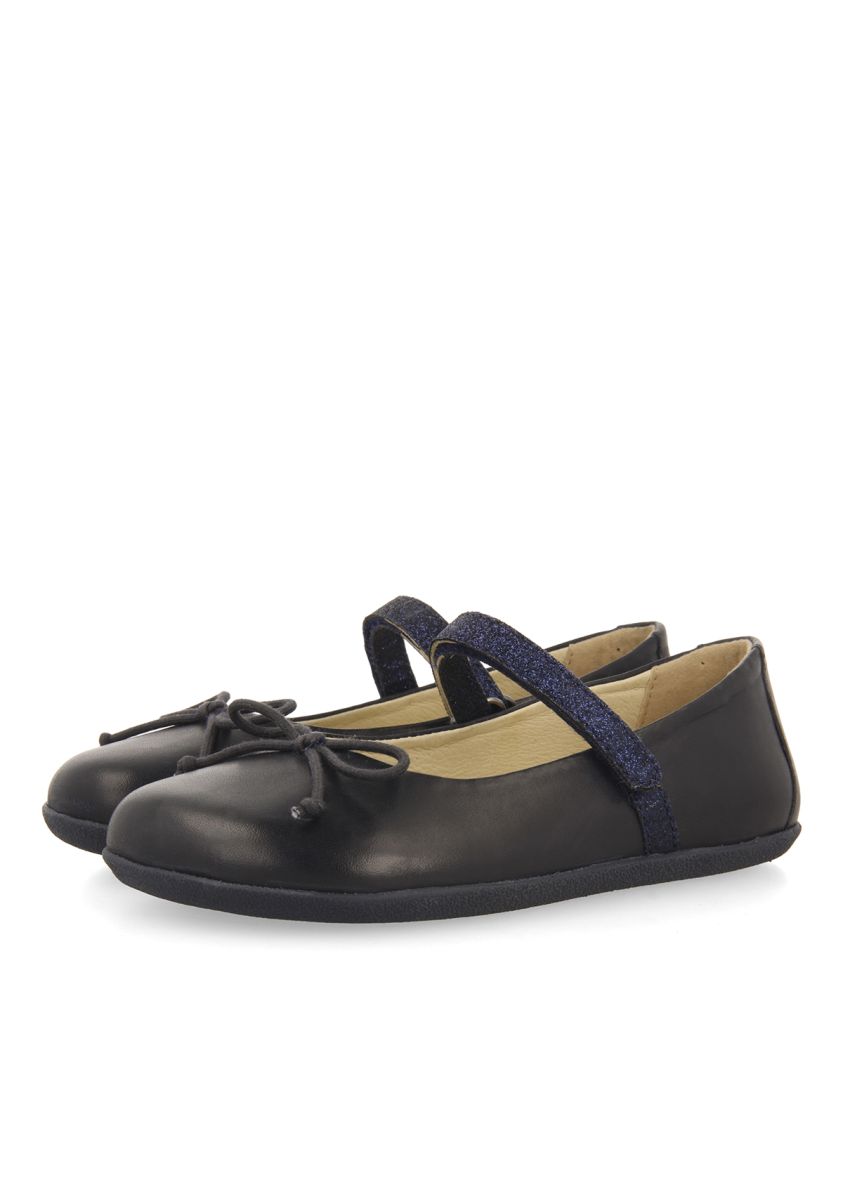 10974-bailarinas-color-azul-marino-con-glitter-y-adorno-de-lazo-para-ni-a-y-ni-o-annsville-marino-1.jpg