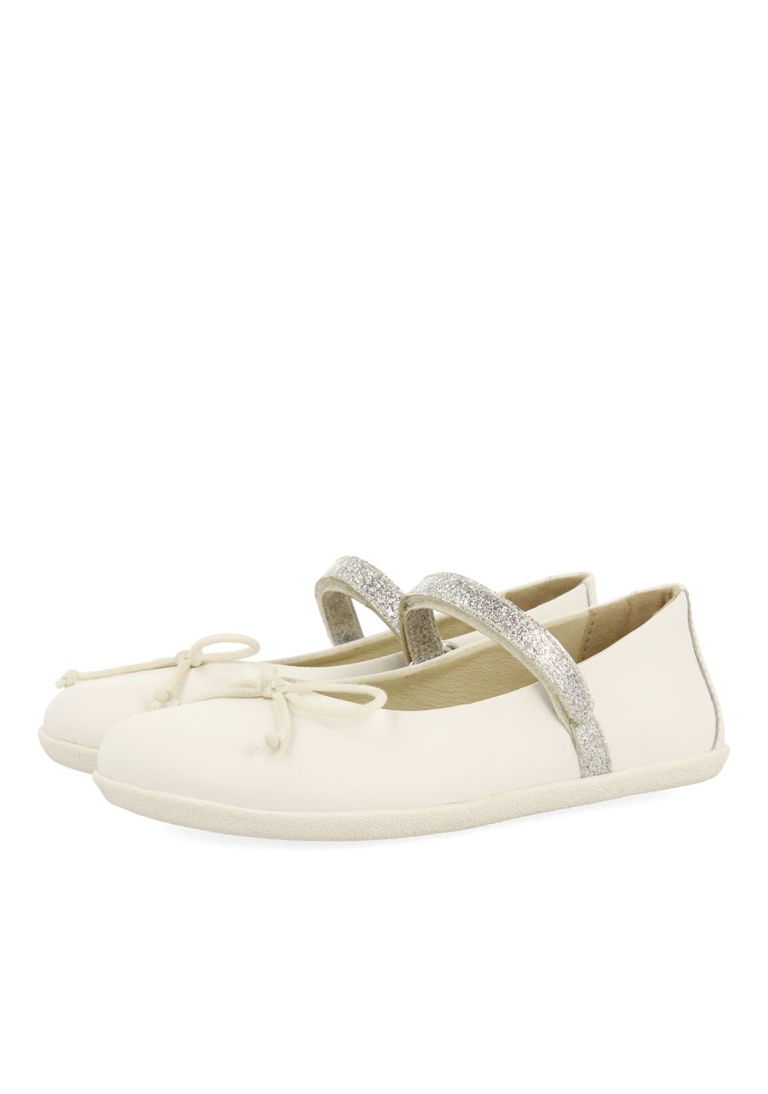 10981-bailarinas-blancas-con-glitter-y-adorno-de-lazo-para-ni-a-y-ni-o-annsville-blanco-1.jpg