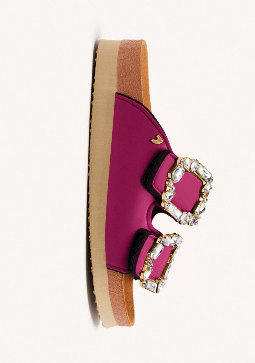 11065-sandalias-color-fucsia-estilo-bio-con-adorno-joya-para-mujer-aderklaa-fuxia-1.jpg