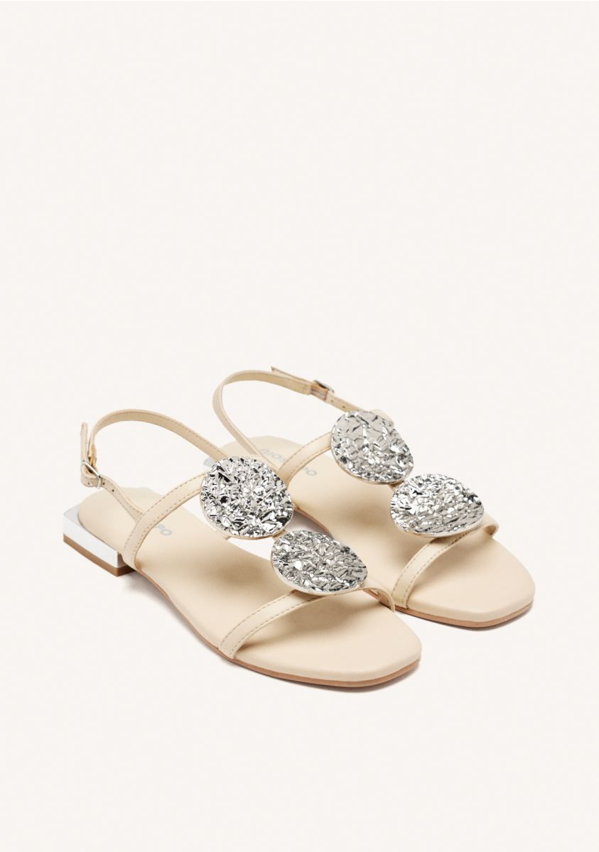 11081-sandalias-color-off-white-de-piel-con-adornos-met-licos-para-mujer-trofa-off-white-1.jpg