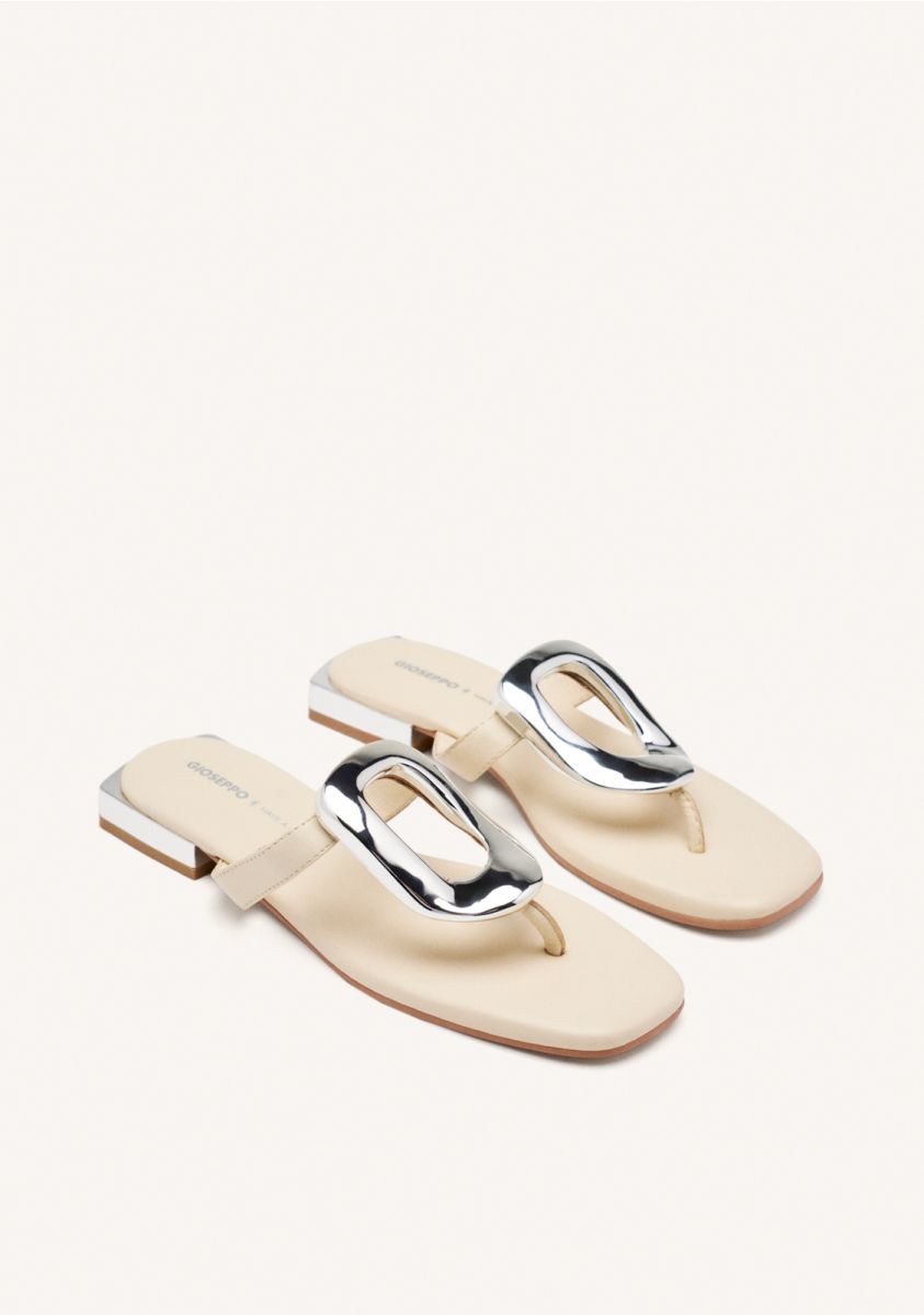 11105-sandalias-color-off-white-de-piel-con-adorno-met-lico-para-mujer-vendres-off-white-1.jpg