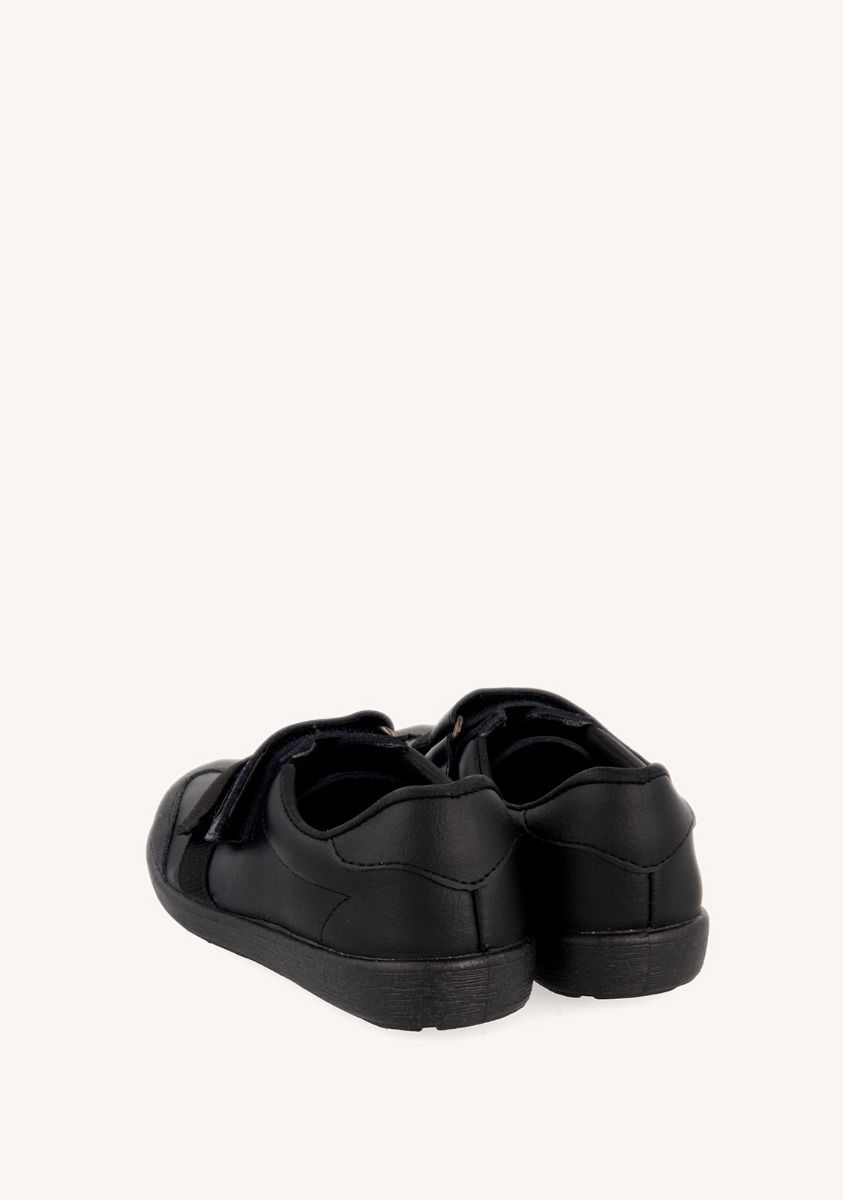 11397-zapatos-colegiales-de-piel-en-negro-salcha-negro-1.jpg