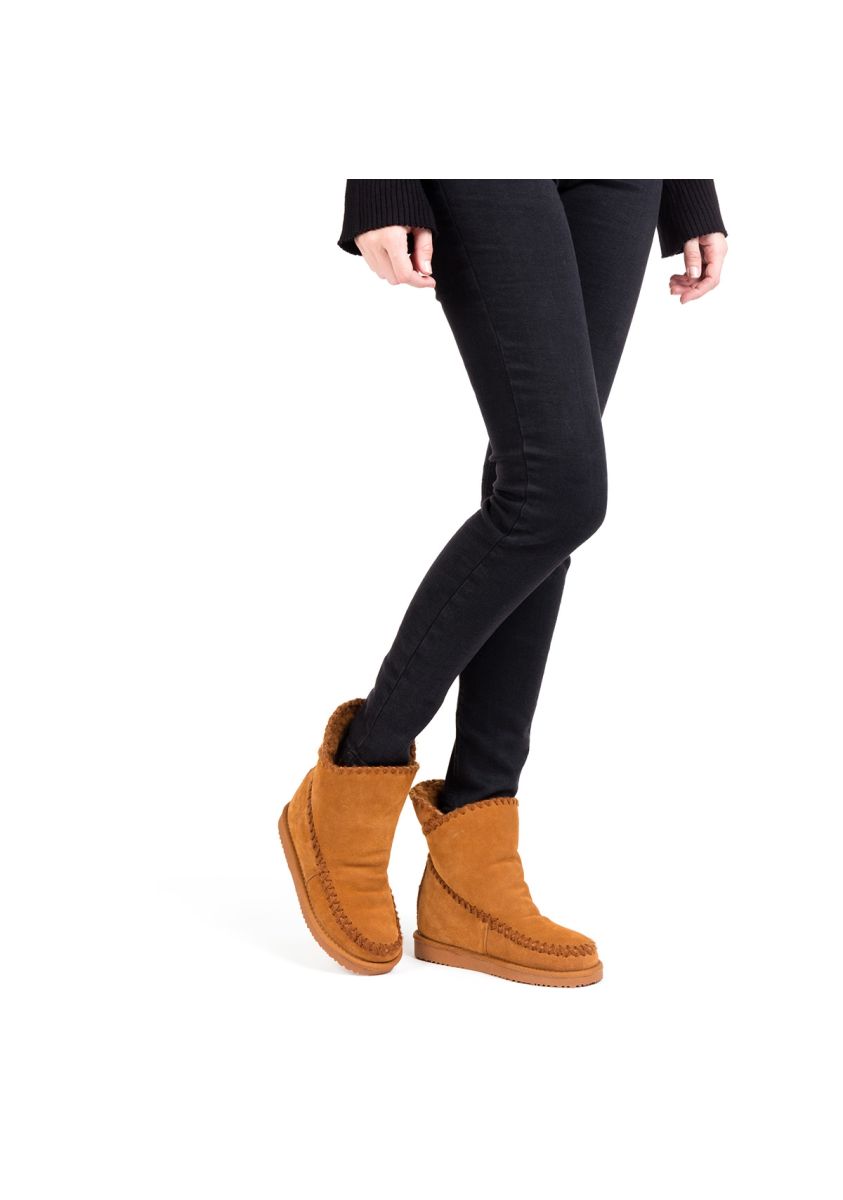 Botines marrones de estilo australiano con cuÃ±a interna para mujer Â 42114 - CUERO