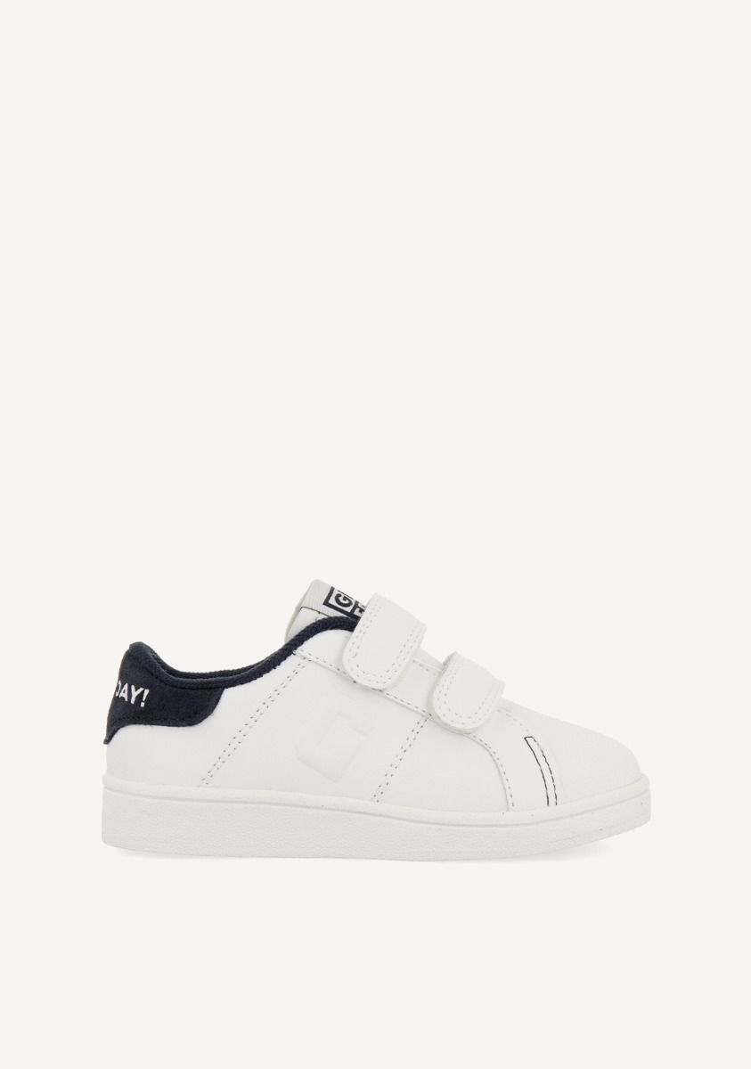 SNEAKERS COLEGIALES BLANCAS CON DETALLE EN AZUL MARINO Y DOBLE CIERRE AJUSTABLE VOLSK - MARINO
