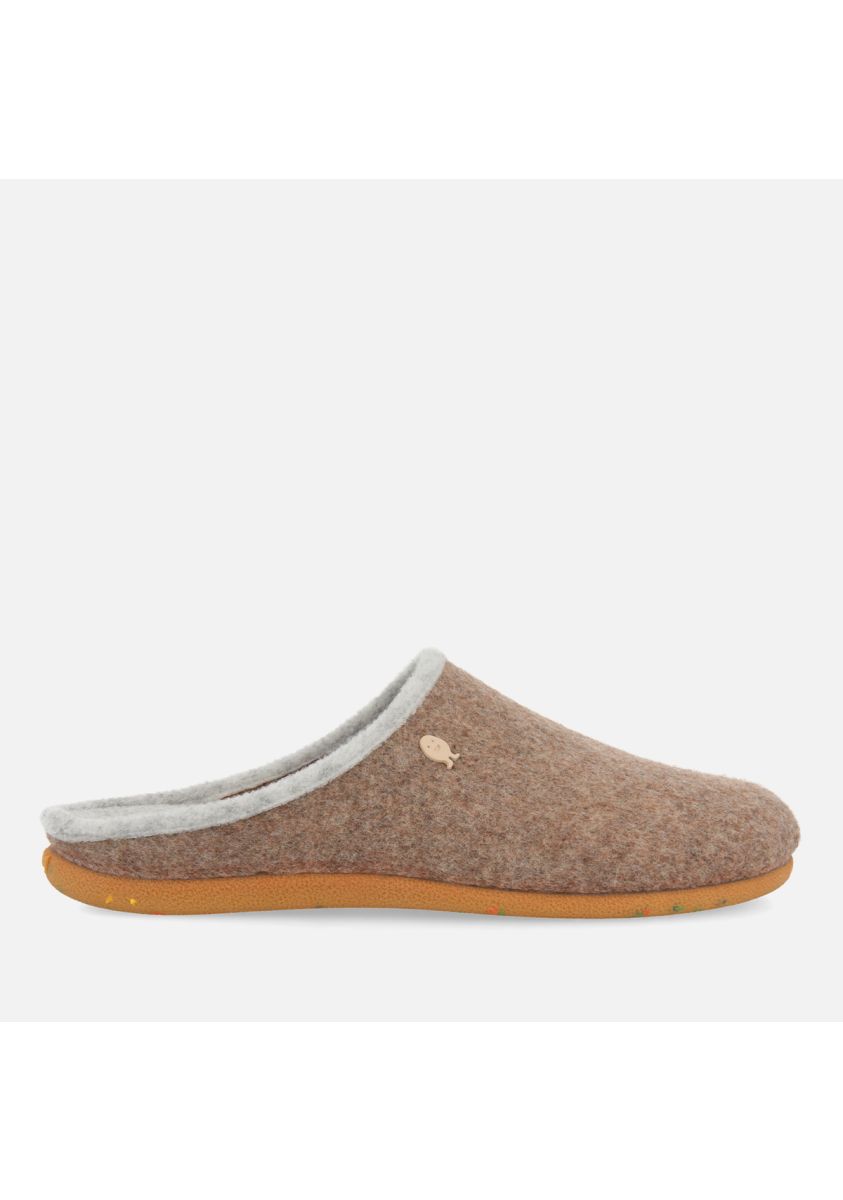 11862-zapatillas-de-estar-por-casa-hot-potatoes-en-marr-n-labinsk-beig-1.jpg