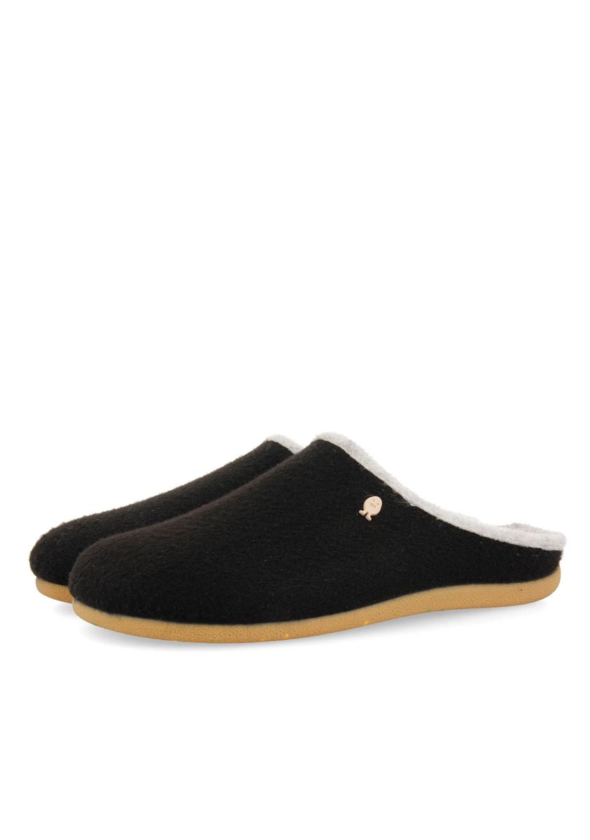 ZAPATILLAS DE ESTAR POR CASA DE LA COLECCIÃN HOT POTATOES LABINSK - NEGRO