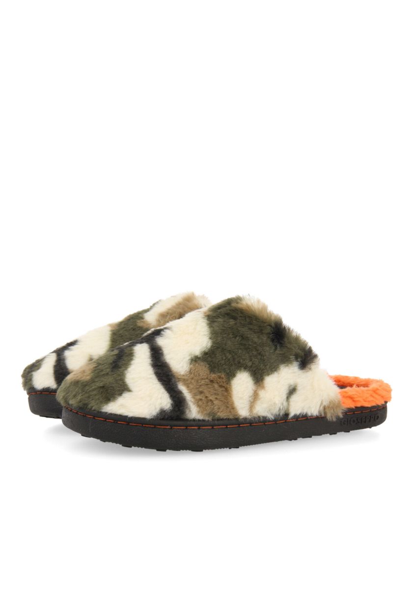 12230-zapatillas-de-estar-por-casa-con-estampado-de-camuflaje-para-ni-o-seebach-camuflaje-1.jpg