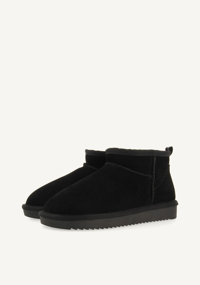 12525-botas-australianas-color-negro-de-ca-a-baja-para-mujer-berek-negro-1.jpg