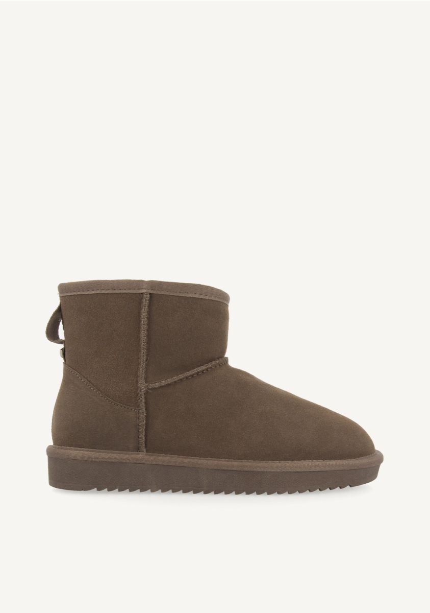BOTAS AUSTRALIANAS COLOR TAUPE DE CAÃA MEDIA PARA MUJER GILLIAM - TAUPE