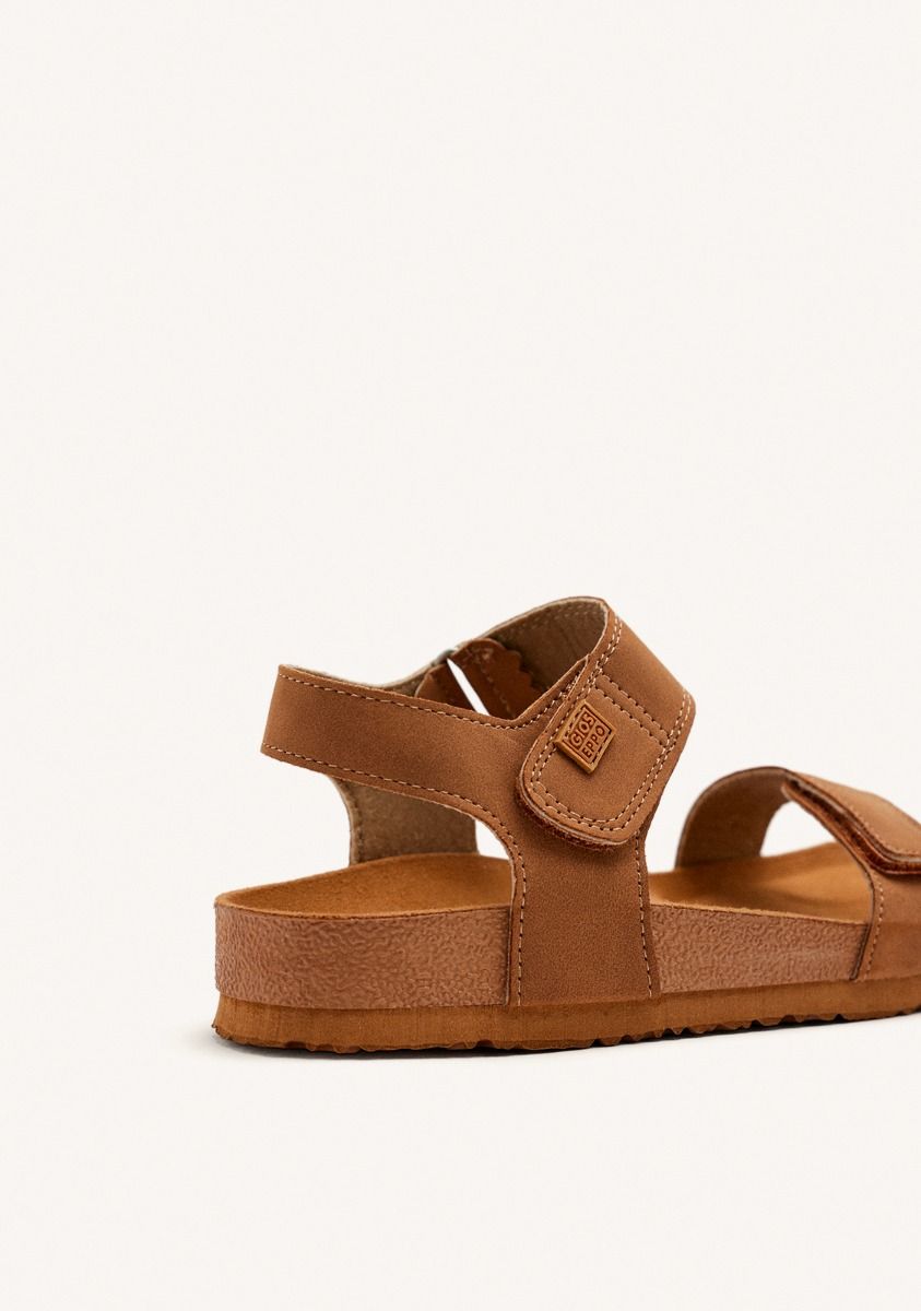 13000-chanclas-color-cuero-estilo-bio-para-ni-os-tredegar-cuero-1.jpg
