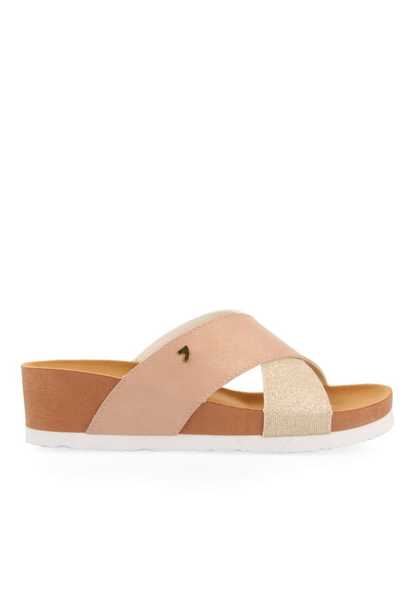 CHANCLAS CON TIRAS DORADAS PARA MUJER QORMI - ORO