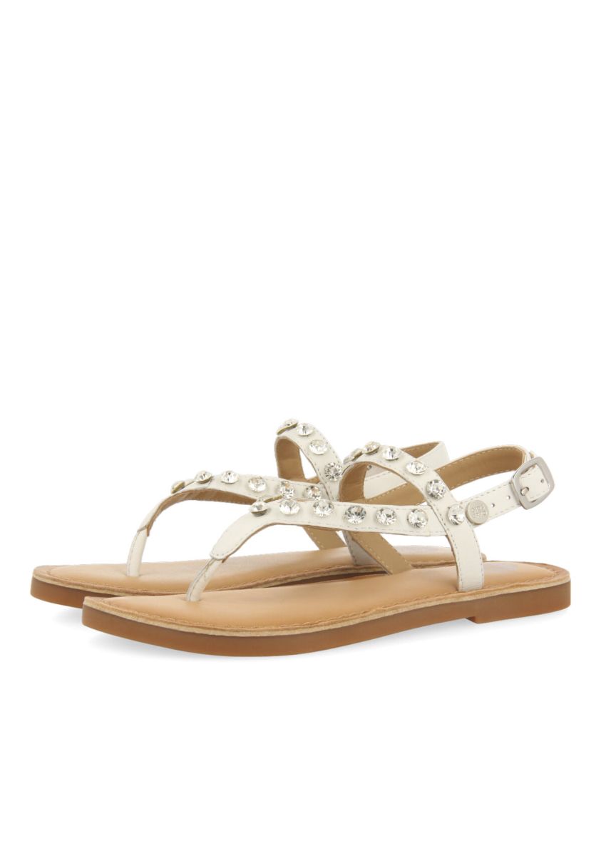 SANDALIAS BLANCAS DE PIEL CON TIRAS Y ADORNOS DE MAXI CRISTALES PARA NIÃA CAVNAT - BLANCO
