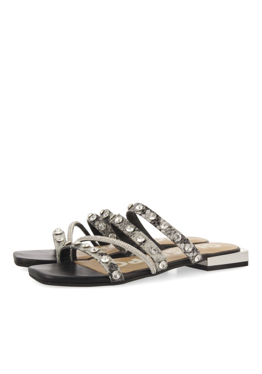13499-sandalias-color-negro-con-tiras-para-mujer-caluha-negro-1.jpg