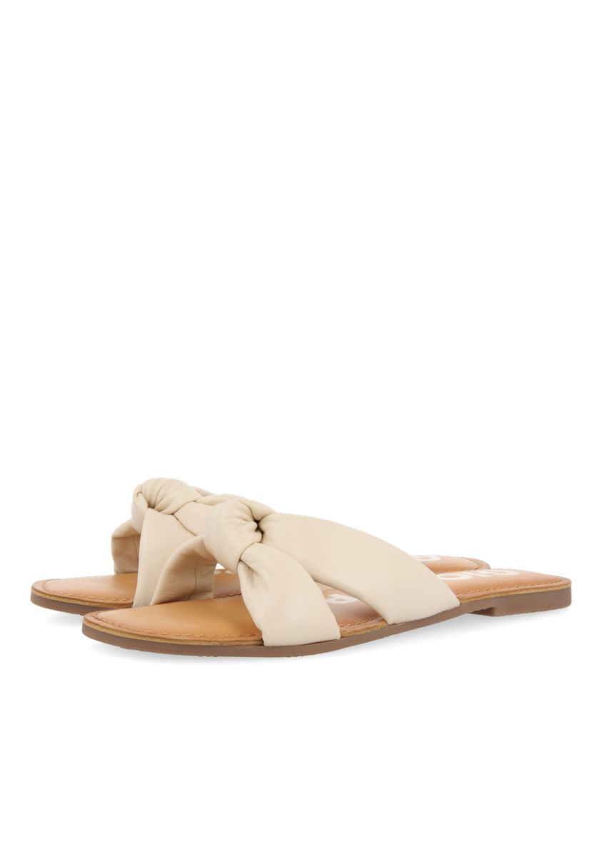 13572-sandalias-tipo-pala-en-color-off-white-para-mujer-estill-off-white-1.jpg