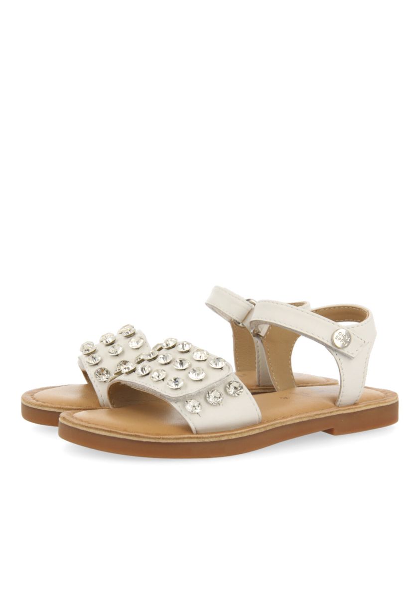 13668-sandalias-blancas-de-piel-con-adornos-de-maxi-cristales-para-ni-a-hessmer-blanco-1.jpg
