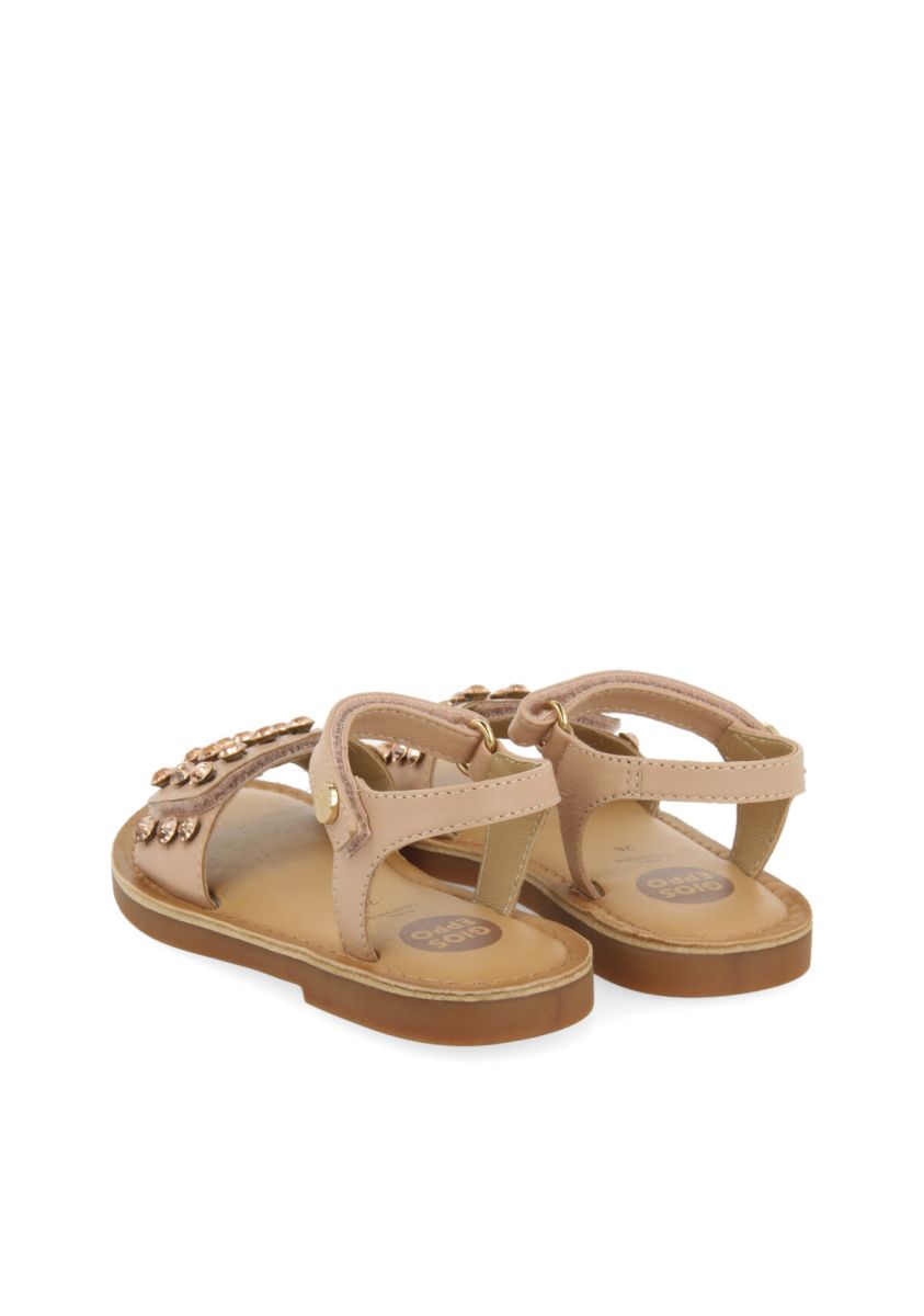 13675-sandalias-nude-de-piel-con-adornos-de-maxi-cristales-para-ni-a-hessmer-nude-1.jpg