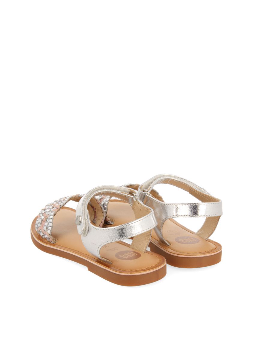 13739-sandalias-plateadas-de-piel-con-trenzado-bicolor-para-ni-a-yuti-plata-1.jpg