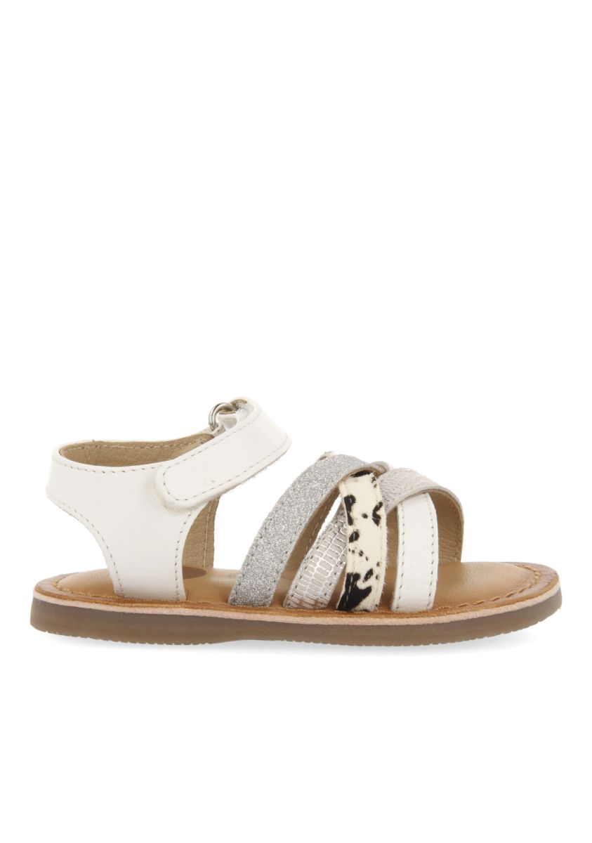 13883-sandalias-blancas-con-estampado-animal-y-glitter-para-ni-a-vinton-blanco-1.jpg