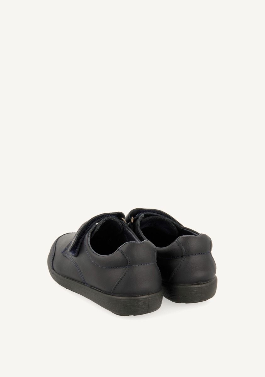 14261-zapatos-colegiales-de-piel-en-azul-marino-beta-marino-1.jpg