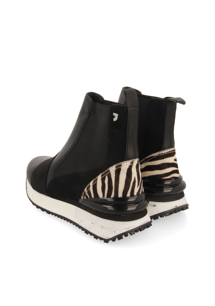 14397-sneakers-tipo-chelsea-negras-con-animal-print-para-mujer-harbin-negro-1.jpg