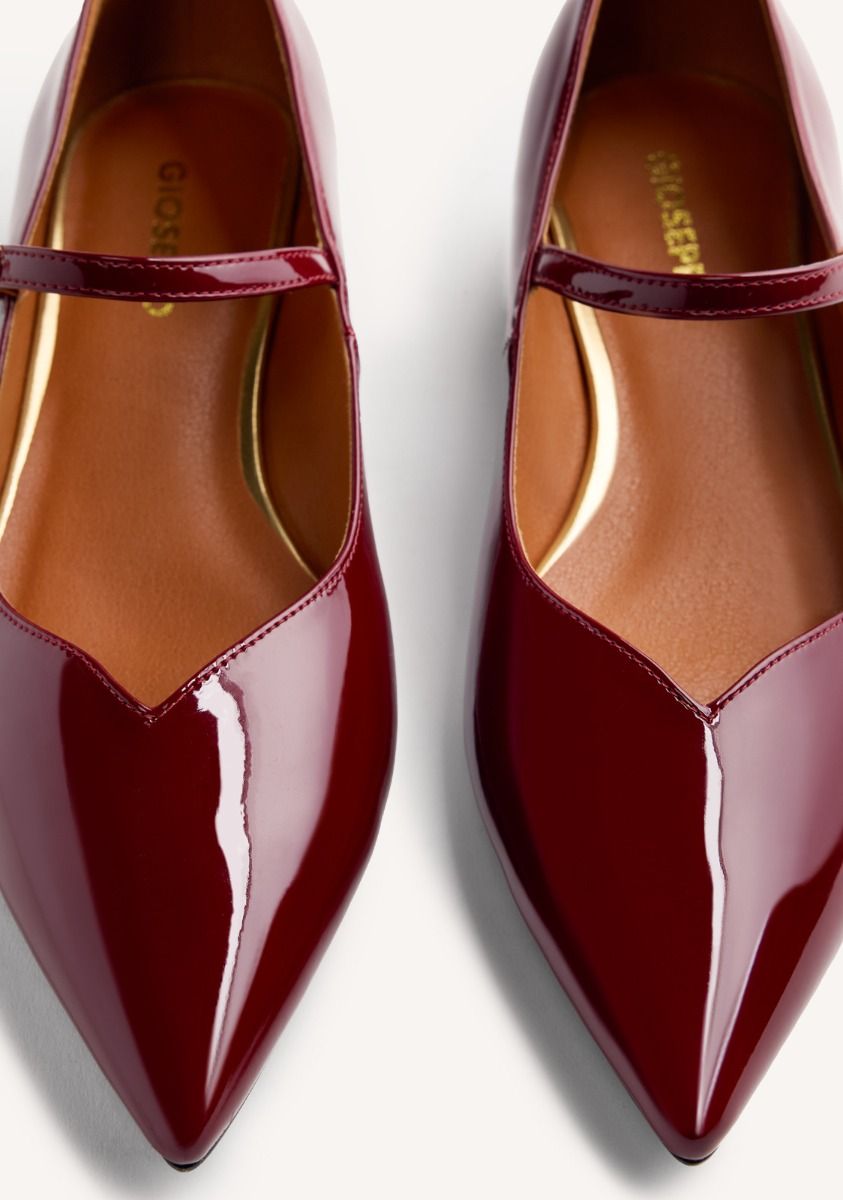 1491-zapatos-tac-n-efecto-charol-wishaw-burdeos-1.jpg