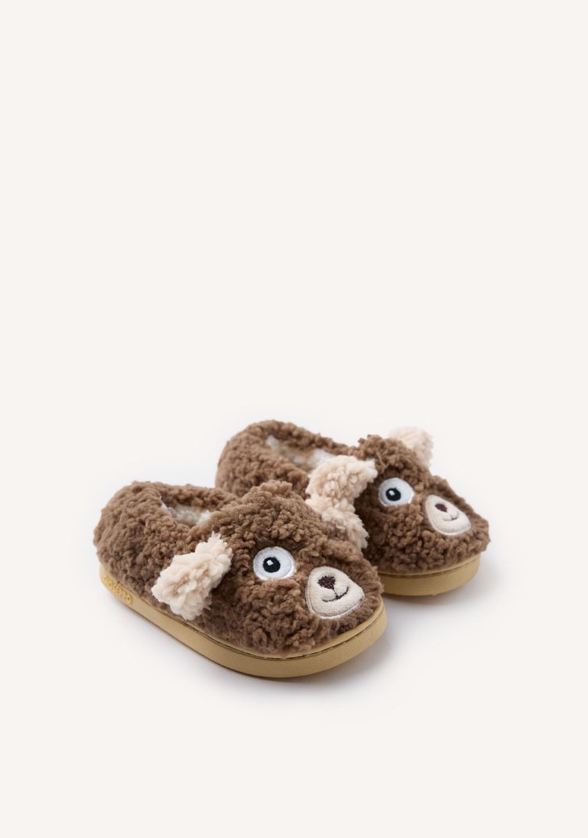 1541-zapatillas-de-casa-cerradas-pelo-borreguito-ealing-marron-1.jpg
