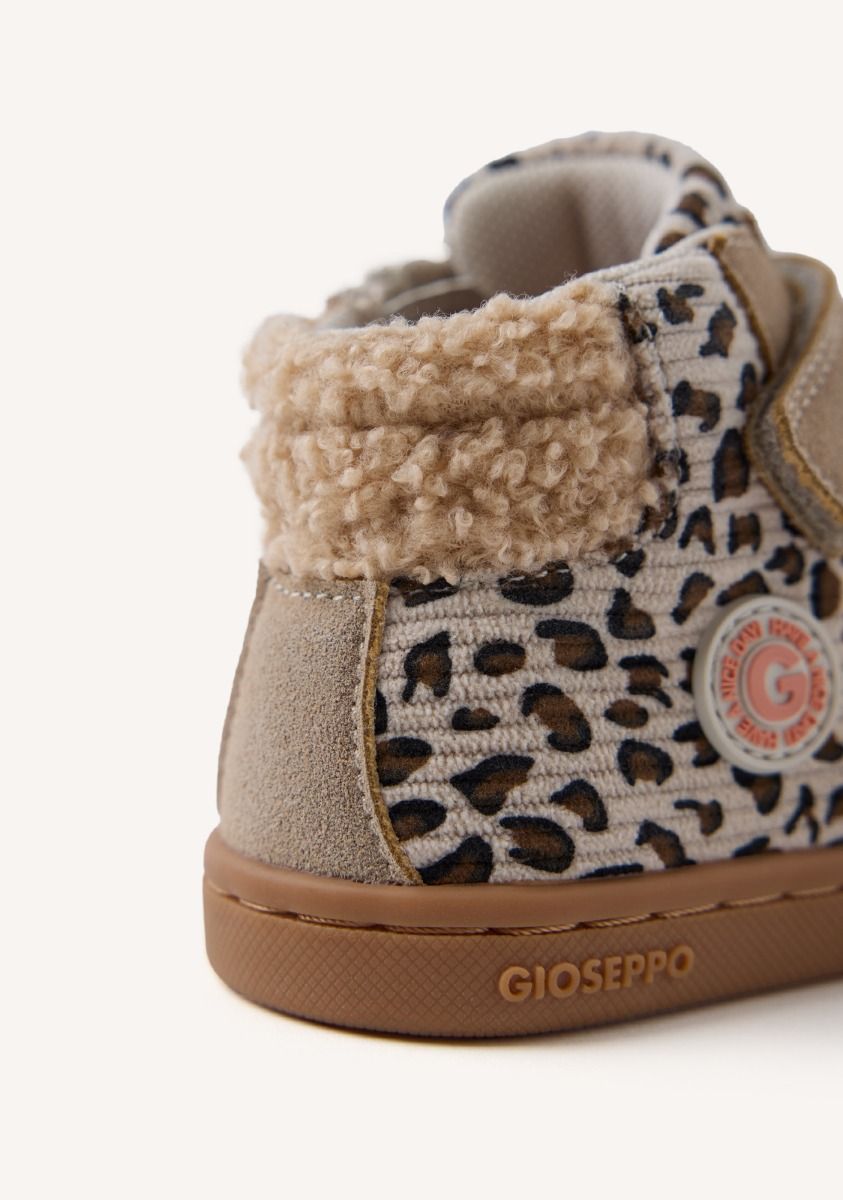 1550-gioseppo-barefoot-zapatillas-bot-n-pana-estampado-animal-amiret-leopardo-1.jpg