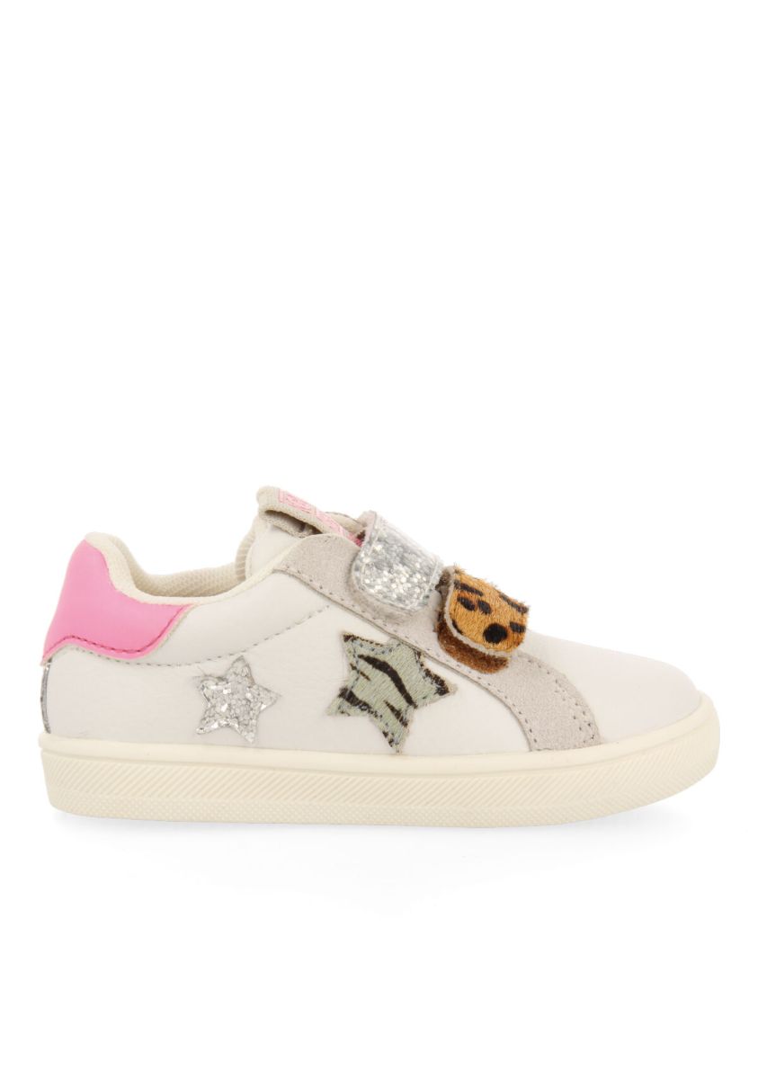 Sneakers blancas con detalles de glitter y animal print para bebÃ© brasles - BLANCO