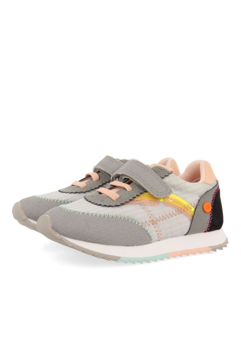 15984-sneakers-grises-con-correa-ajustable-para-ni-a-betim-gris-1.jpg