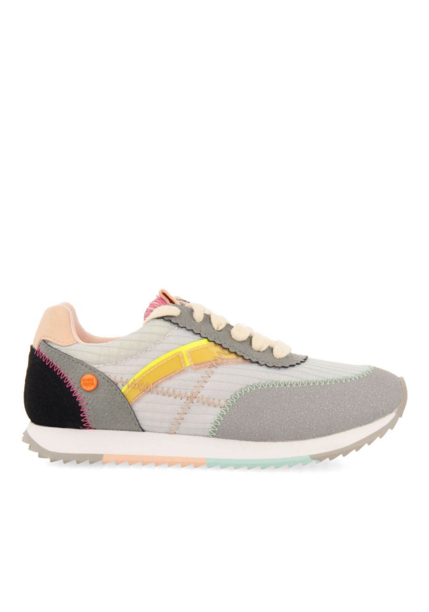 16023-sneakers-grises-con-presupuntes-de-colores-para-ni-a-madirac-gris-1.jpg
