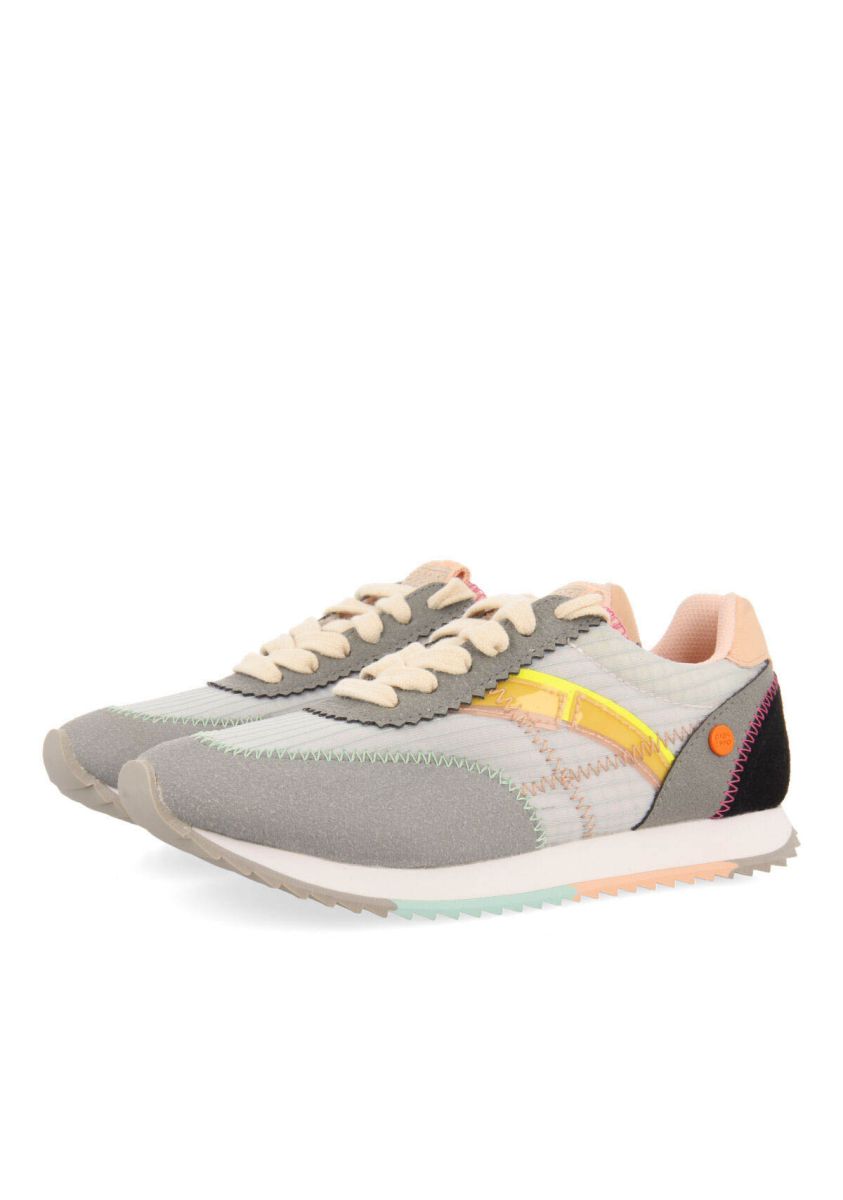 16023-sneakers-grises-con-presupuntes-de-colores-para-ni-a-madirac-gris-1.jpg