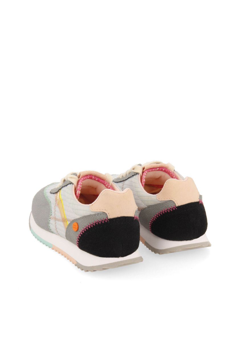 16023-sneakers-grises-con-presupuntes-de-colores-para-ni-a-madirac-gris-1.jpg