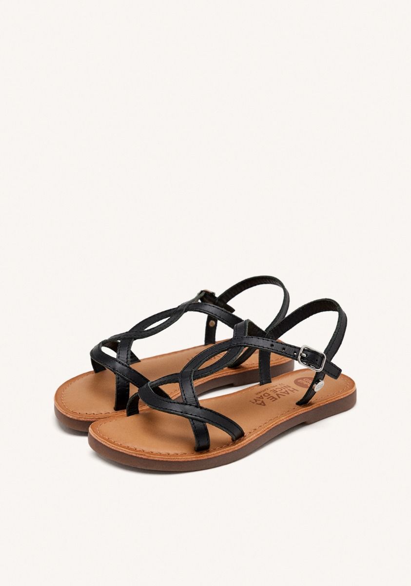 16502-sandalias-de-piel-metalizada-en-color-negro-para-ni-a-varzea-negro-1.jpg