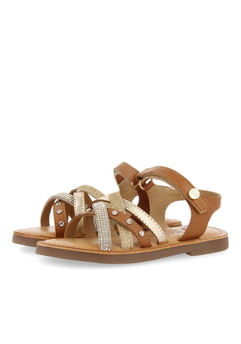16561-sandalias-de-piel-en-color-oro-con-detalles-para-ni-a-niteroi-oro-1.jpg