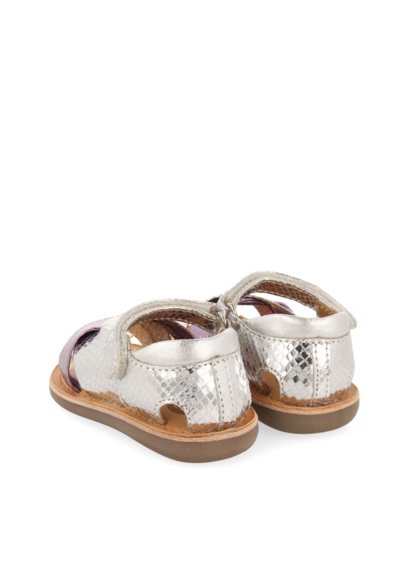 16783-sandalias-bicolor-metalizada-en-color-plata-y-animal-print-para-ni-a-tame-plata-1.jpg