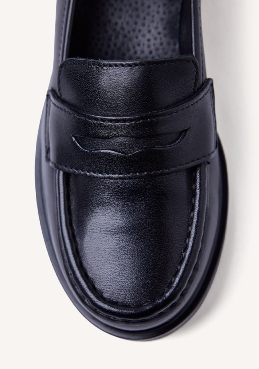 1682-mocasines-piel-ronneby-negro-1.jpg