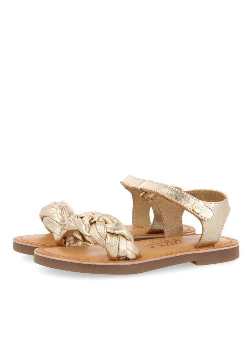 16841-sandalias-de-piel-en-color-platino-con-trenza-para-ni-a-ingai-platino-1.jpg