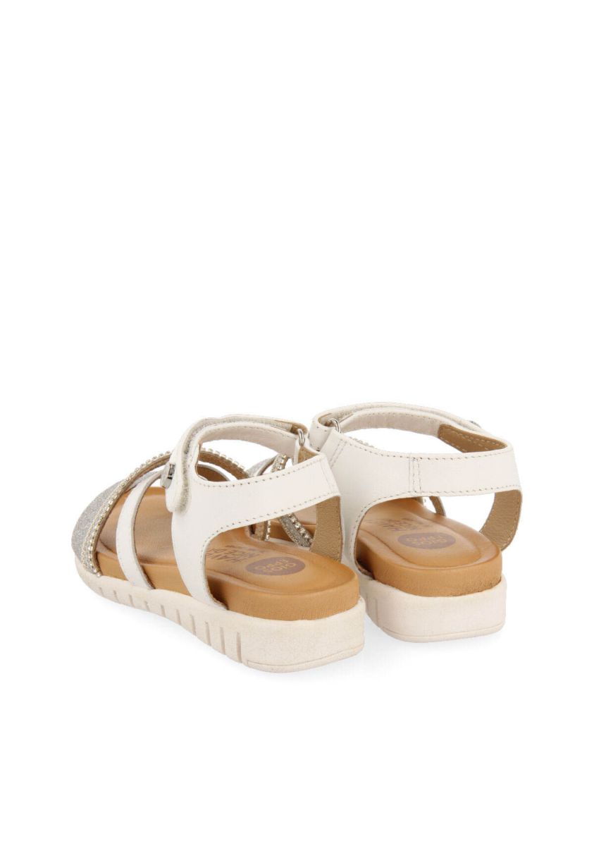 16869-sandalias-de-piel-en-color-blanco-con-detalles-para-ni-a-maroa-blanco-1.jpg
