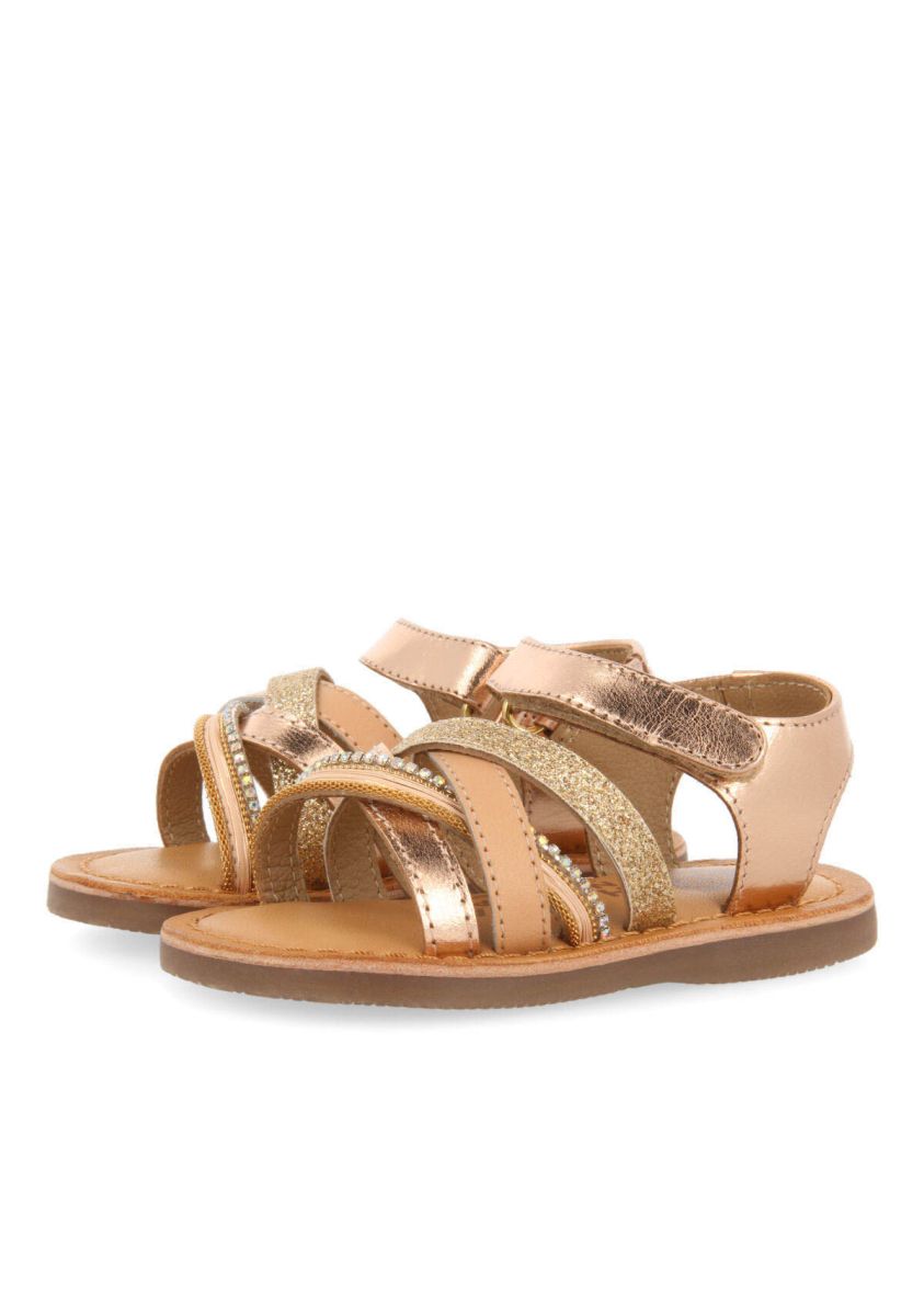16885-sandalias-de-piel-con-detalles-en-color-rosa-para-ni-a-olaya-rosa-1.jpg