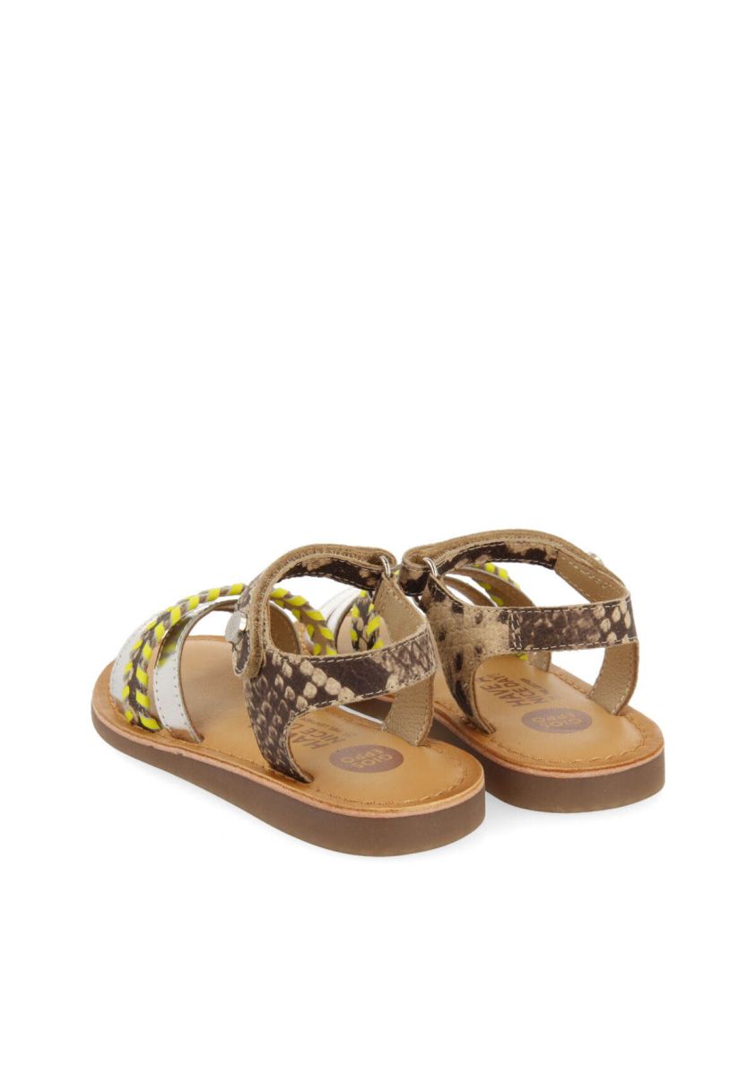 16931-sandalias-con-detalles-en-fl-or-amarillo-y-animal-print-para-ni-a-dota-amarillo-1.jpg