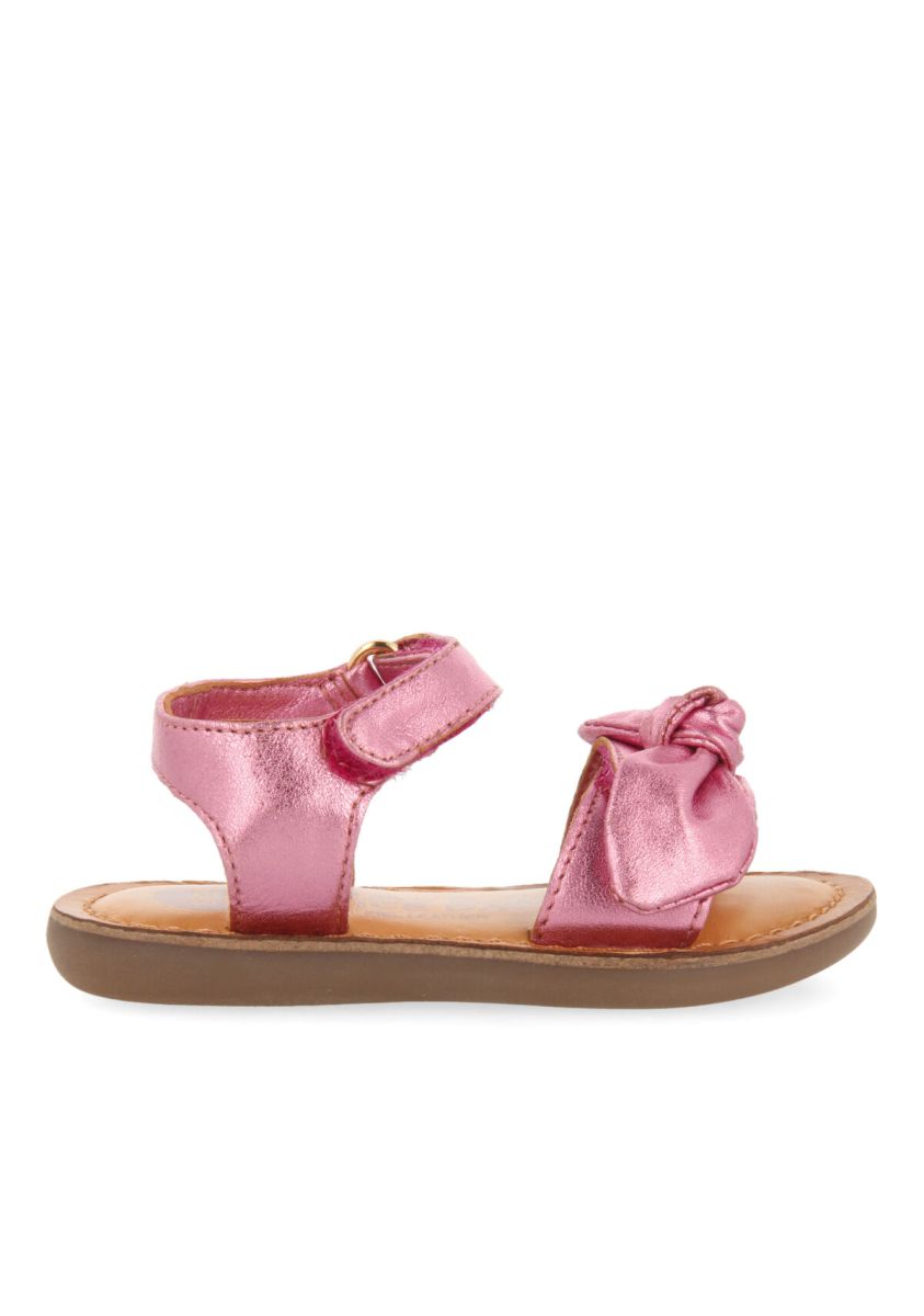 Sandalias de piel metalizada en color fucsia para niÃ±a panay - FUXIA